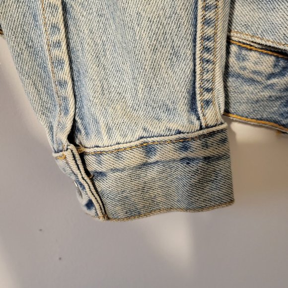 Vintage Levi's Buckle Back Denim Jean Jacket - Picture 13 of 16